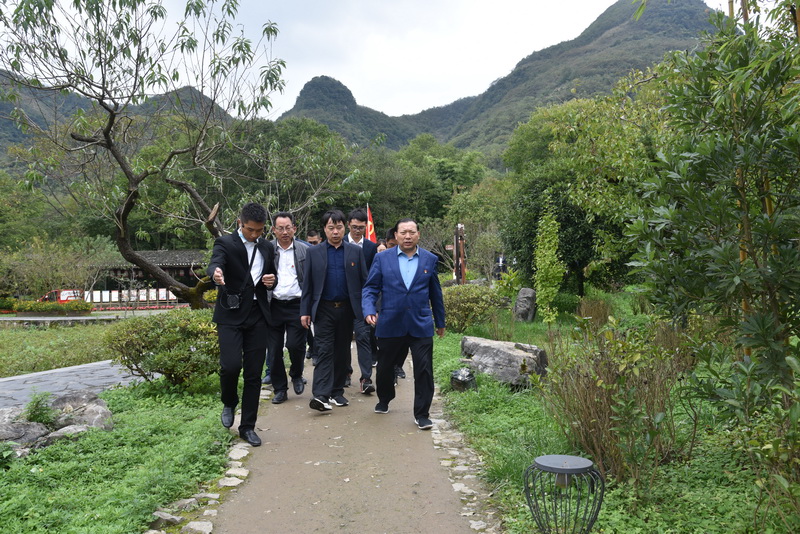 傳承紅色基因 走好新時(shí)代長(zhǎng)征路 集團(tuán)公司組織黨員赴遵義等地接受紅色教育