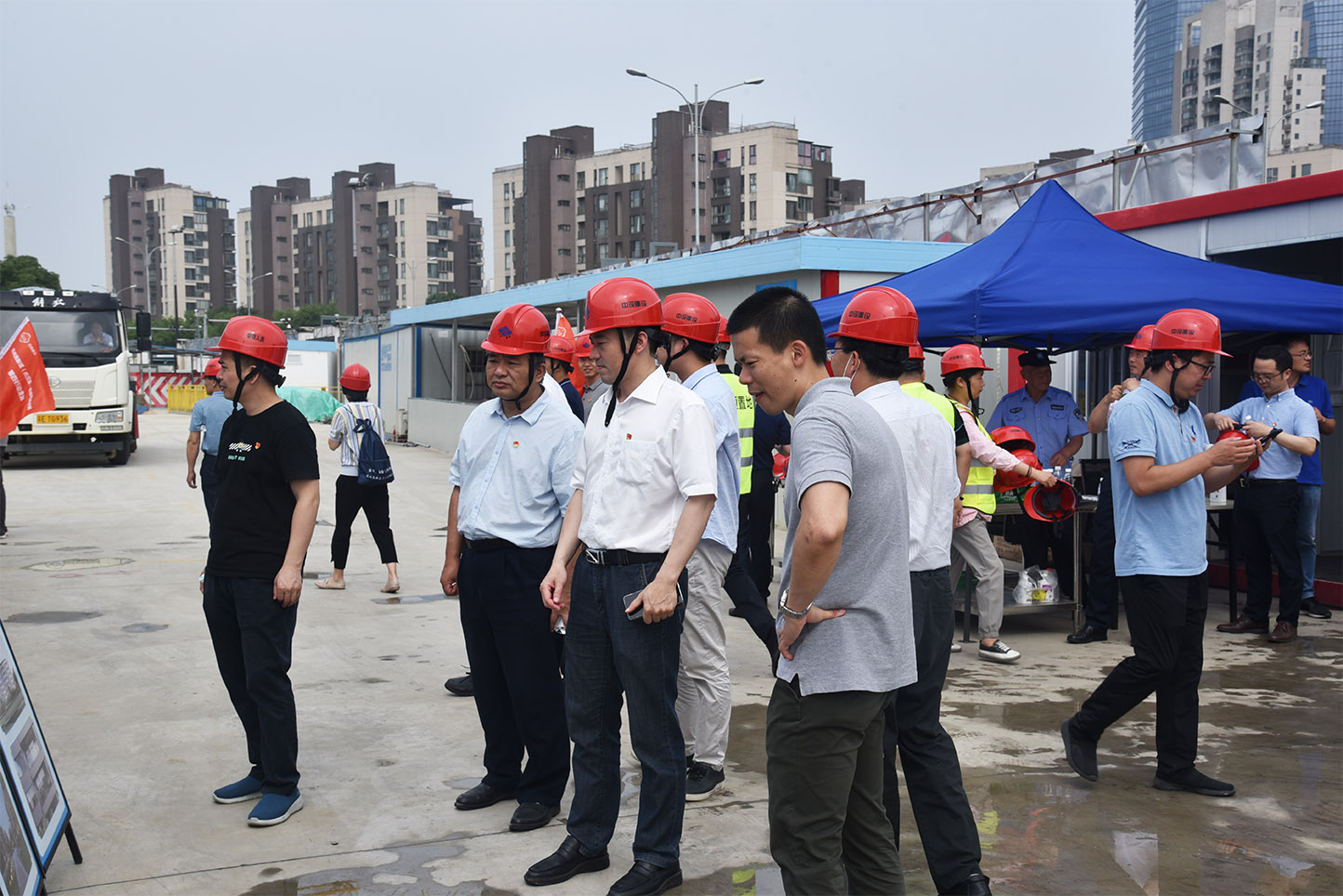 【共建促發(fā)展】區(qū)住建局聯(lián)合集團(tuán)公司開展“提升建設(shè)質(zhì)量 打造精品項(xiàng)目”黨史學(xué)習(xí)活動(dòng)